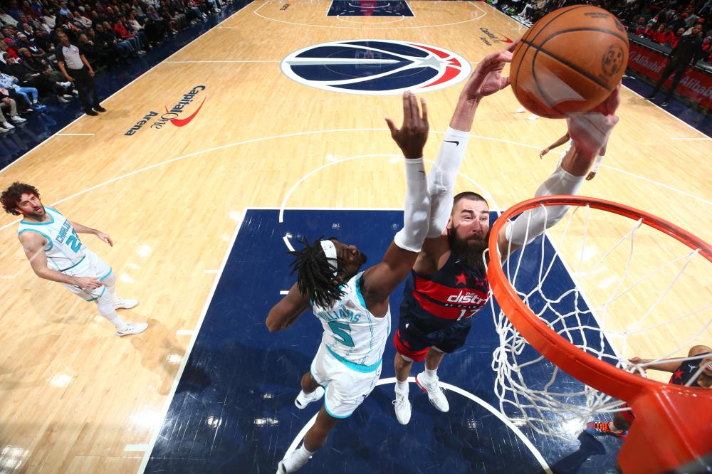 并根据每人 并根据每人